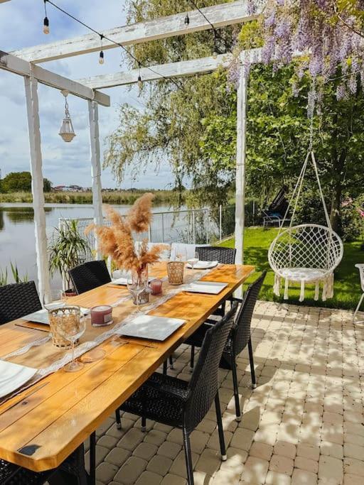 Therme - Corbeanca By The Lake Luxury Villa Экстерьер фото