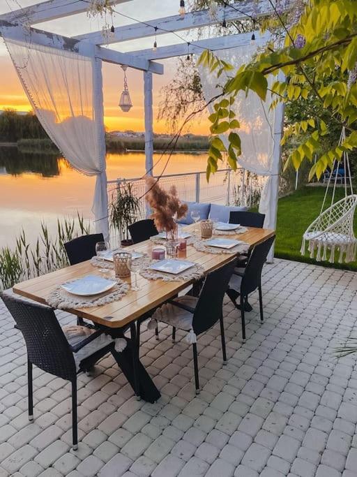 Therme - Corbeanca By The Lake Luxury Villa Экстерьер фото